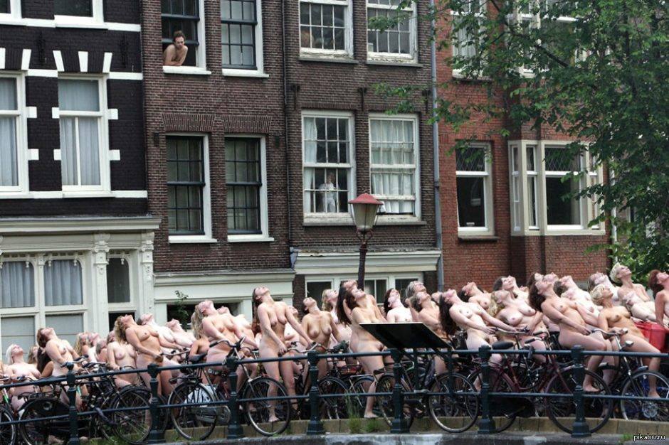 Look the bird has flown - NSFW, Boobs, Bicycles, Amsterdam