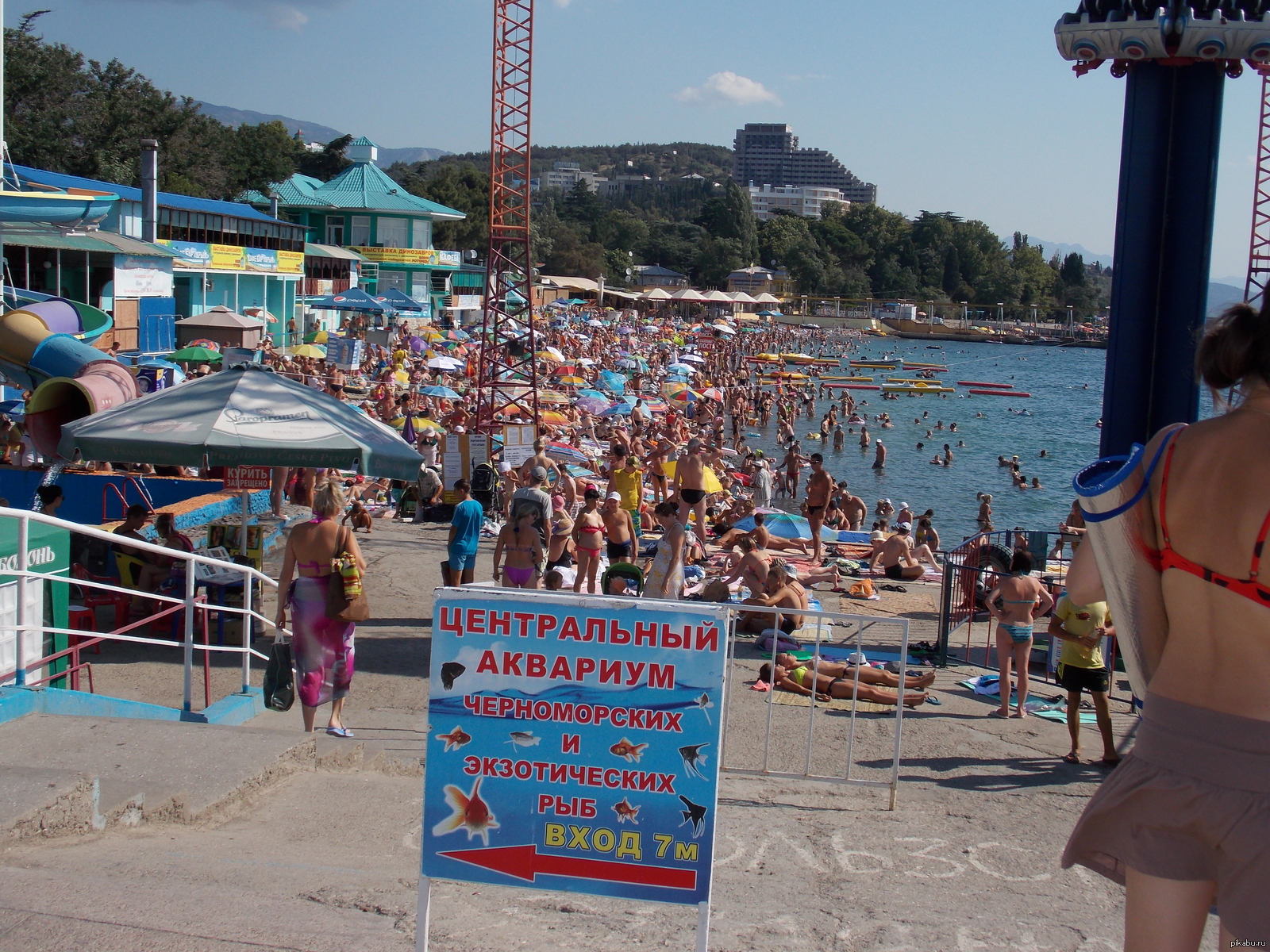 Алуштинский городской. Алушта Центральный пляж. Центральный городской пляж, Алушта. Алушта пляжи 2021. Алушта Центральная набережная пляж.