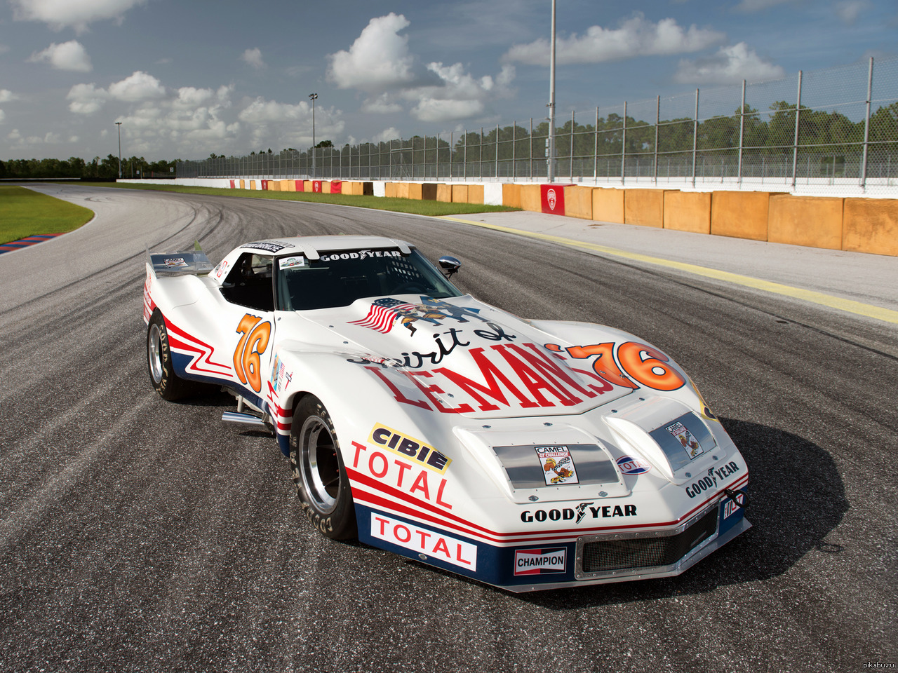 Car racing мод. Chevrolet Corvette Greenwood 1976. Greenwood Corvette 76. Chevrolet Corvette c3 Racing. Chevrolet Corvette c3 Race.