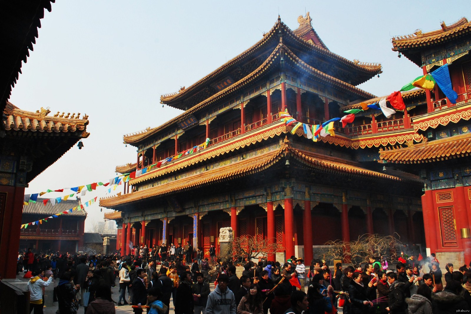 Храм Ваньфогэ монастыря Юнхэгун в Пекине