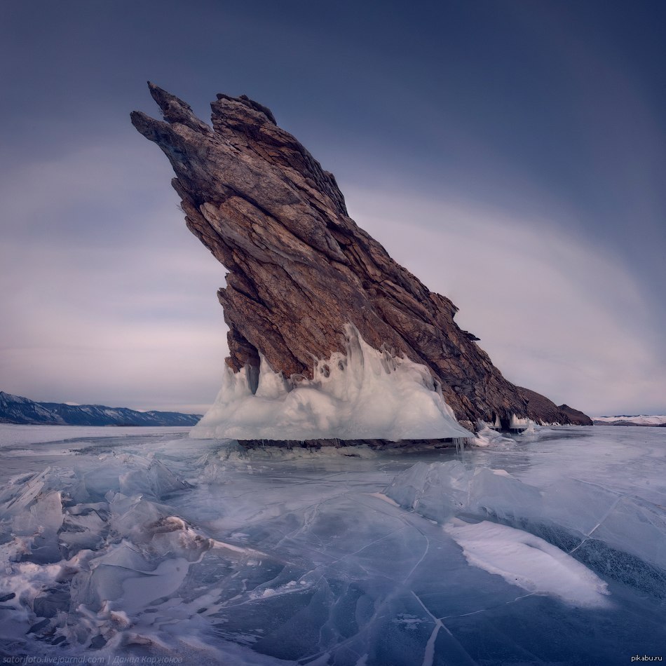 Lake baikal has the most in the. Коржонов Байкал. Остров Ольтрек на Байкале. Ледяные скалы. Острые скалы.