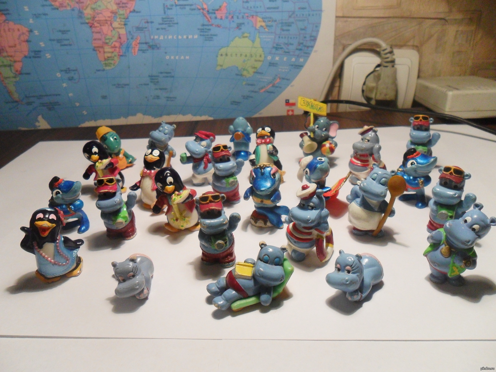 Коллекции игрушек Киндер сюрприз 90е