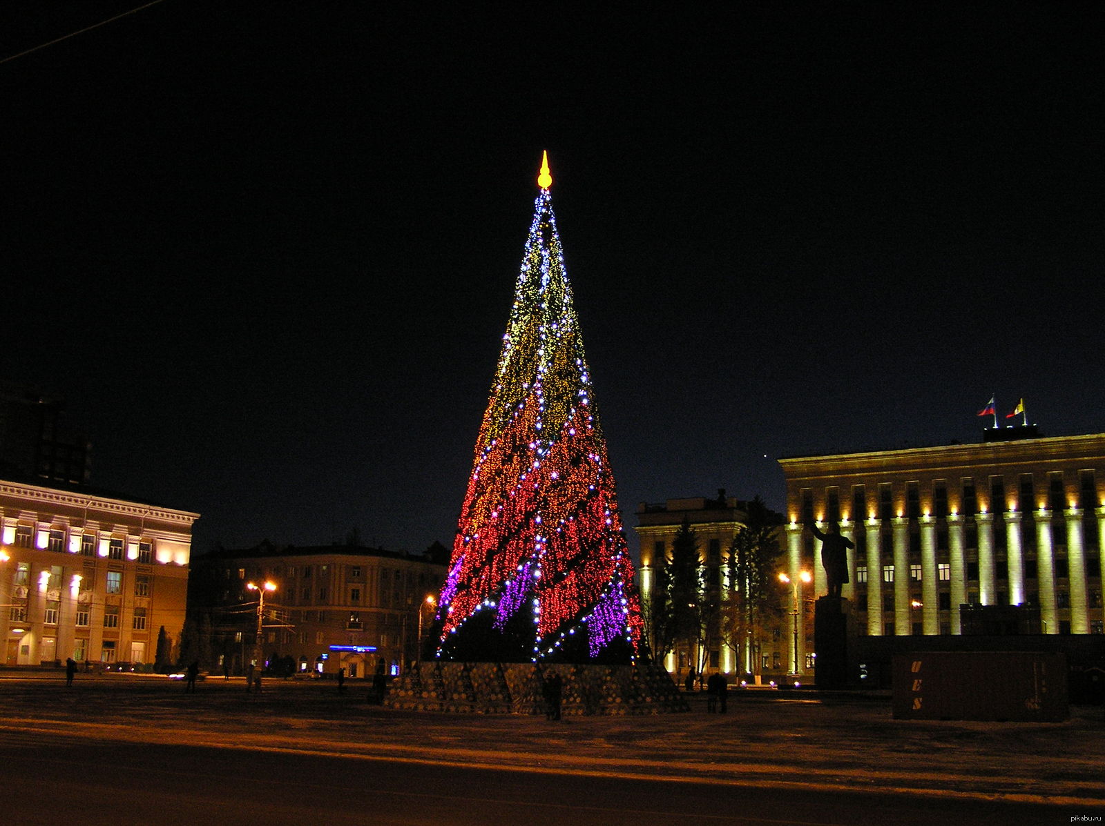 Центральная елка в Воронеже