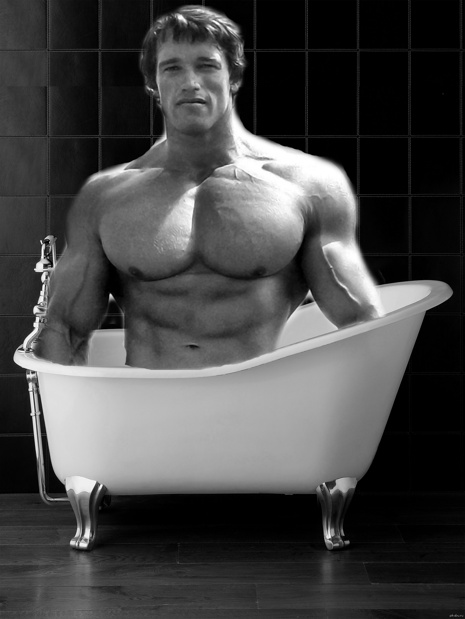 Арнольд Шварценеггер в ванной