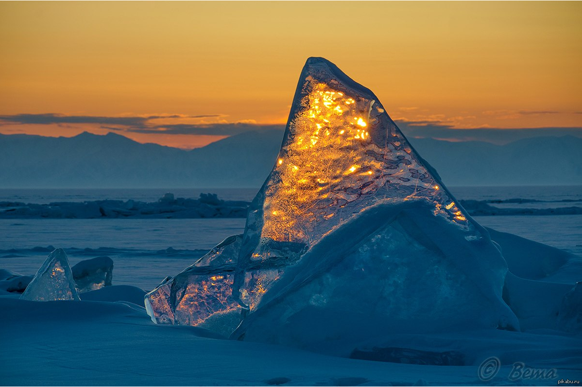 Торосы в антарктиде. Ледяные торосы на байкале. Ропак. Торос лед. Ледяные торосы охотского моря.
