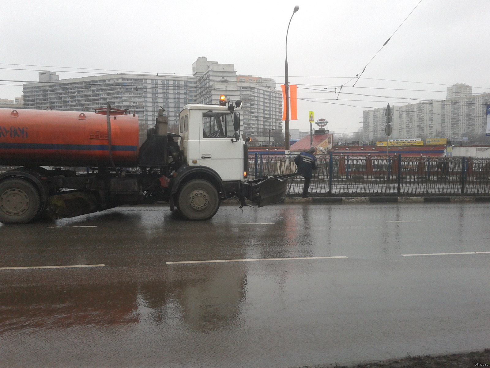 Когда в Москве еще шел дождь | Пикабу
