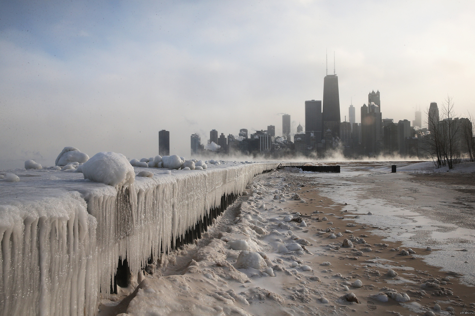 Америка зимнее время. Чикаго климат город. Чикаго Иллинойс зима. Горки на озере Мичиган. Штат Мичиган зима.