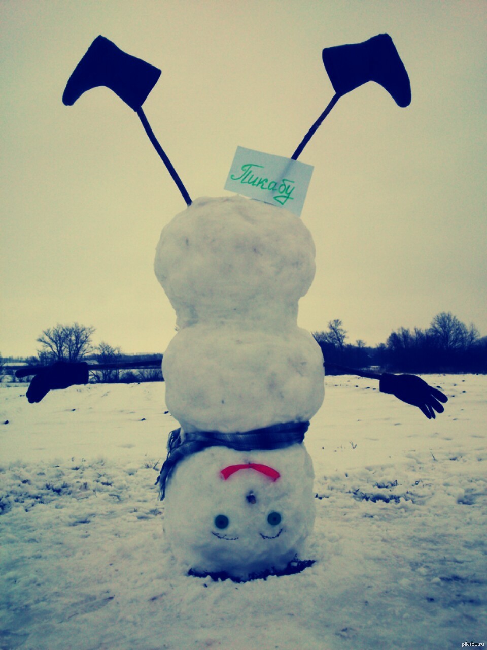 Снег смешная картинка. Оригинальный Снеговик. Необычные Снеговики. Снеговик слепленный. Идеи для снеговика.